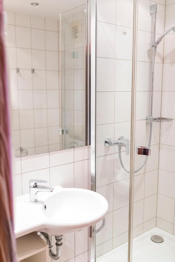 Hotel Stadt Kassel Ринтельн Экстерьер фото