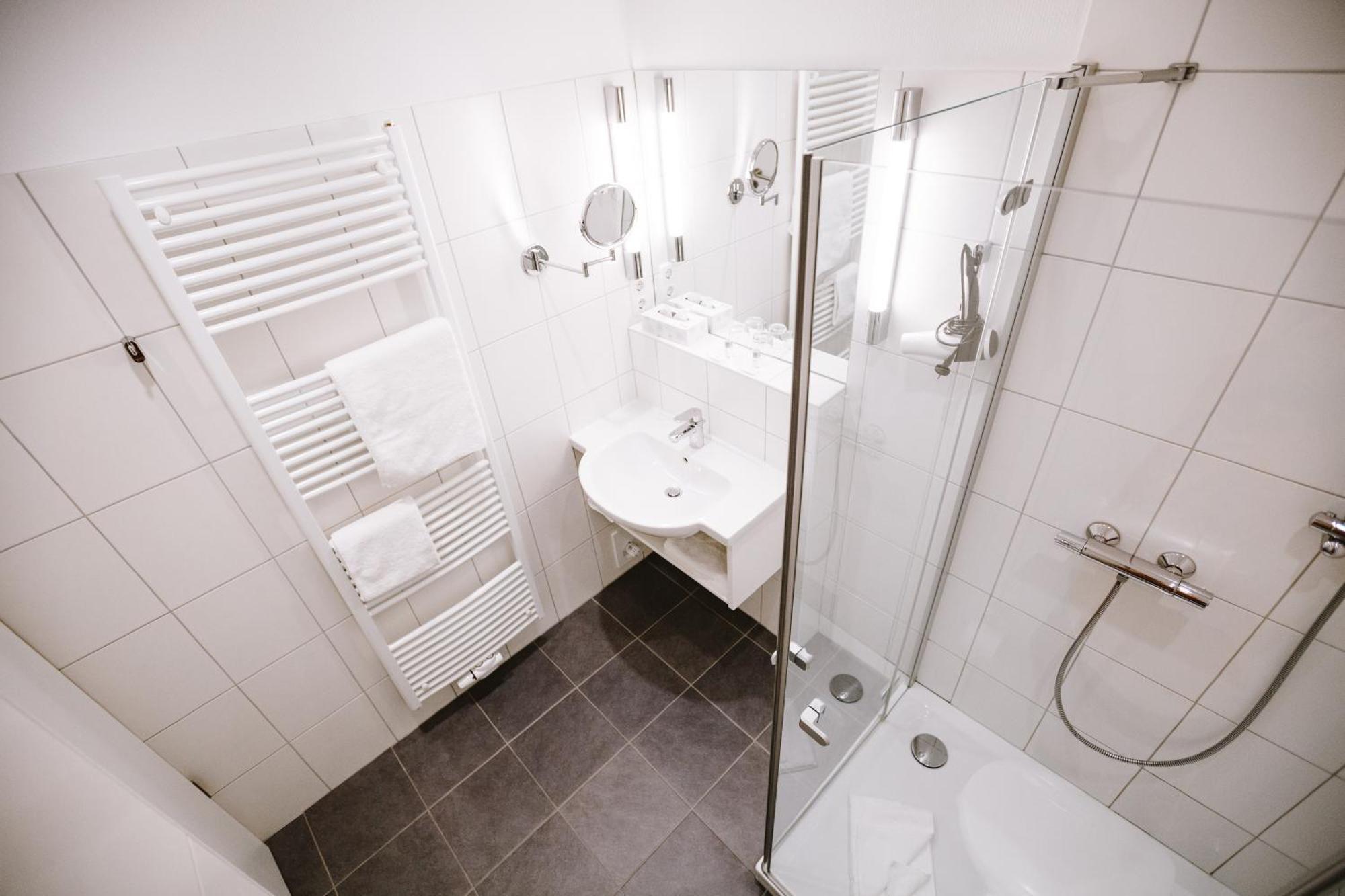 Hotel Stadt Kassel Ринтельн Экстерьер фото